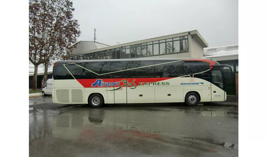 Bus de enlace entre el aeropuerto de Orio al Serio y Milán