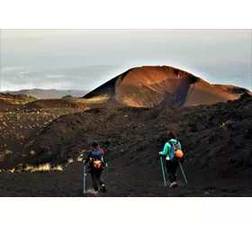 Excursión al Etna por la mañana o al atardecer y visita a la cueva de lava