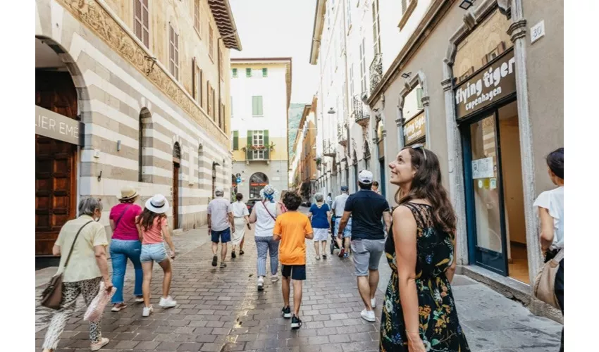 Como & Bellagio: Guided Tour from Milan + Private Lake Como Cruise
