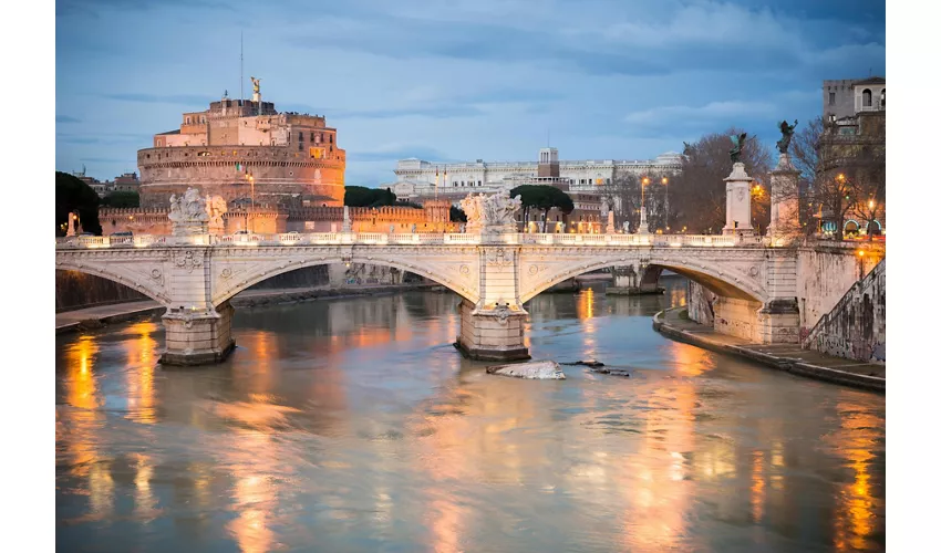 Roma: Crociera al tramonto sul Tevere con aperitivo