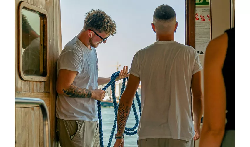 Murano, Burano e Torcello: Tour in barca intera giornata + Soffiatura del vetro