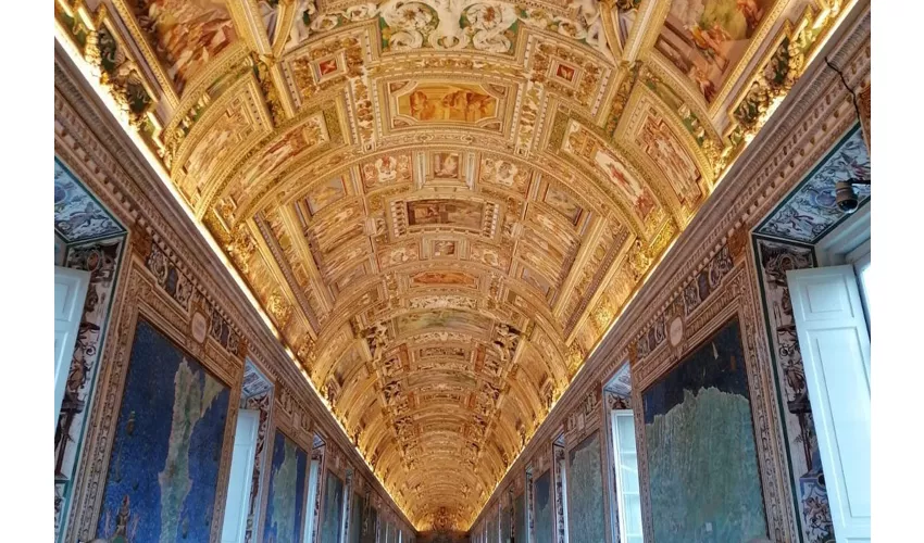 Vatican Museums & Sistine Chapel: Fast Track Ticket + Guided Tour