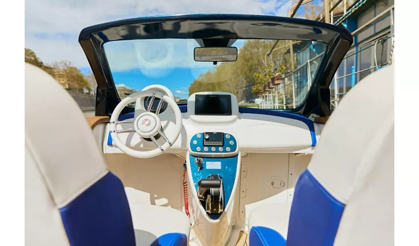 Urban River: 500 Boat Experience