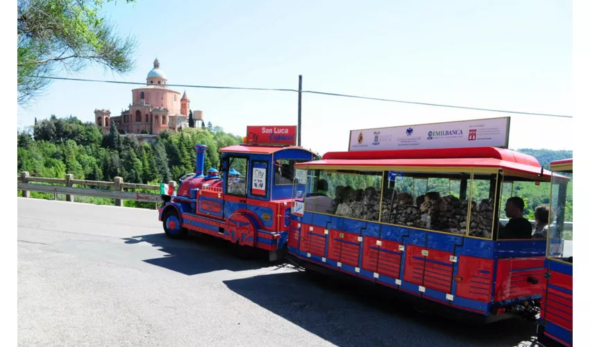 Autobús Rojo de la Ciudad de Bolonia y Expreso de San Luca: Billete combinado con degustación de comida