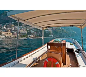 Amalfiküste: Kleine Gruppe Boot Tour von Positano + Snacks & Getränke