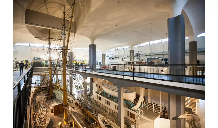 Museo Nacional de la Ciencia y Tecnología Leonardo da Vinci: Entrada