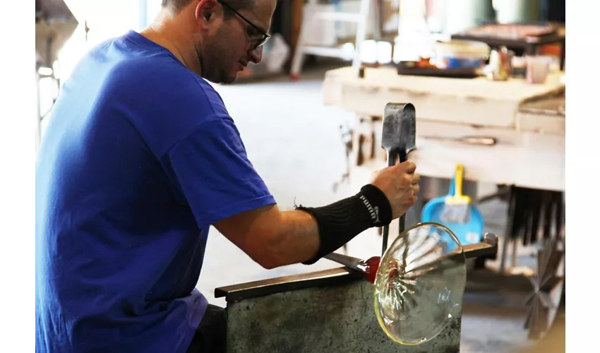 Murano y Burano: Excursión Privada en Barco + Demostración de Soplado de Vidrio y Encaje