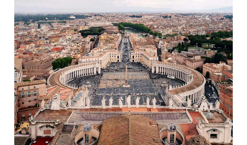 Vatican Museums & Colosseum: Multimedia Video
