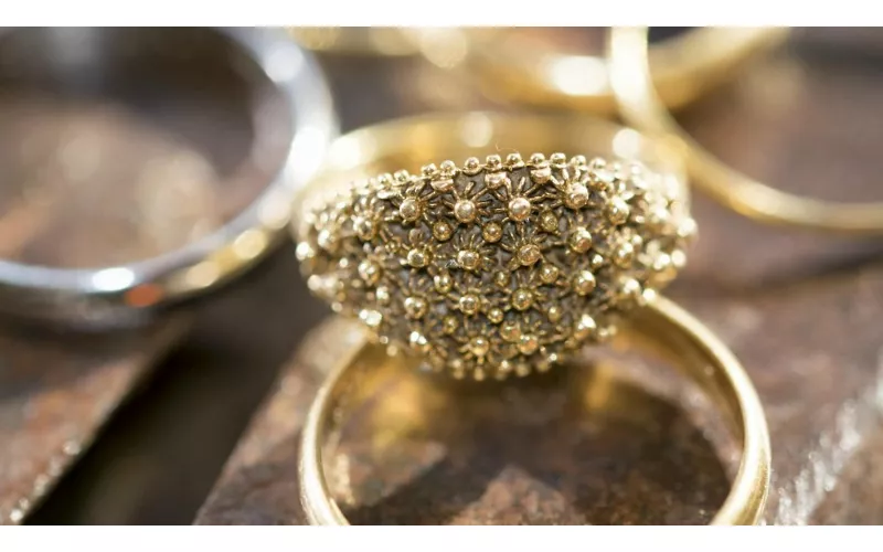 La fede sarda e la manfide: simboli d’amore e prosperità