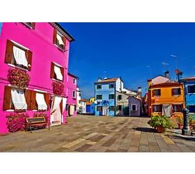 Murano & Burano: Guided Visit with Glassblowing + Boat Tour