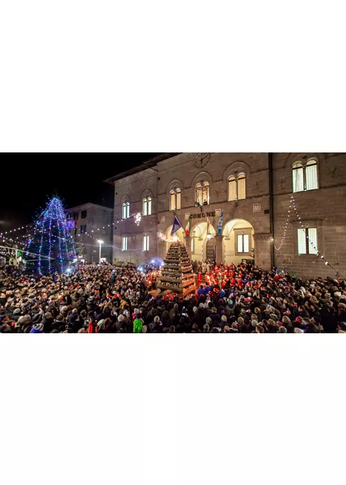 Le Fiaccole di Natale di Abbadia San Salvatore 