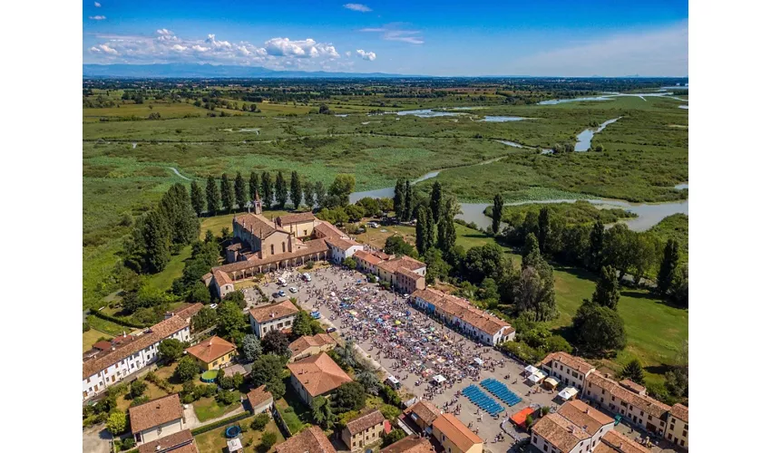 Ferragosto nel borgo mantovano di Grazie per l’Antichissima Fiera