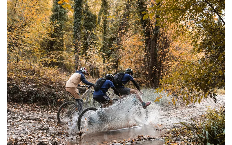 Lake Trail: ruta All Mountain en los Apeninos de Bologna