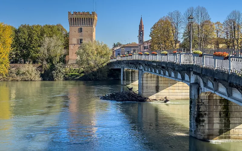 Lombardia: Pizzighettone, le mura sull’Adda