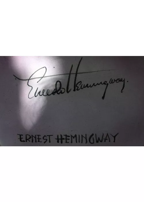 Alassio: la firma di Ernest Hemingway sul celebre “Muretto”