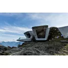 Il Messner Mountain Museuom a Plan de Corones, della famosa architetta irachena naturalizzata Britannica, Zaha Hadid 
