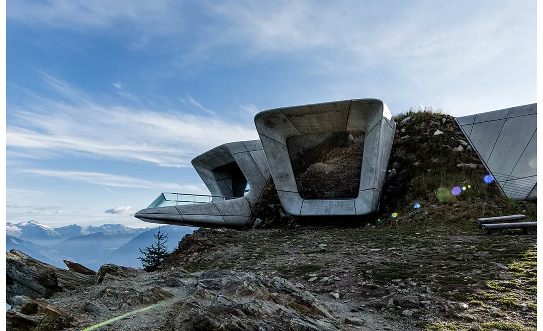 Il Messner Mountain Museuom a Plan de Corones, della famosa architetta irachena naturalizzata Britannica, Zaha Hadid 