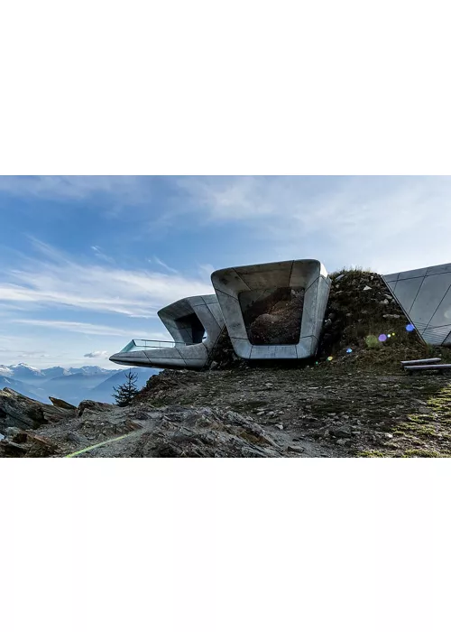 Il Messner Mountain Museuom a Plan de Corones, della famosa architetta irachena naturalizzata Britannica, Zaha Hadid 