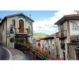 Murales per le vie di Sant’Angelo Le Fratte, in Basilicata