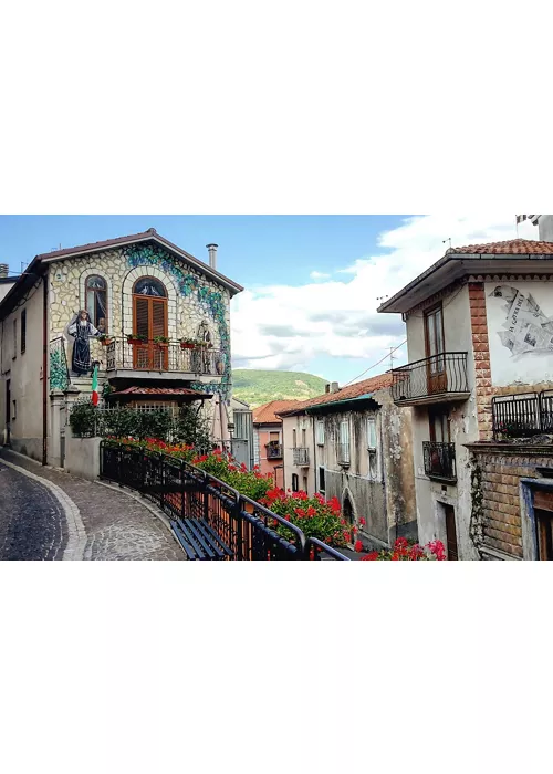 Murales per le vie di Sant’Angelo Le Fratte, in Basilicata