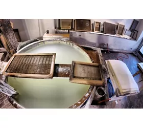 Ricostruzione di macchinari antichi nel Museo della Carta di Fabriano