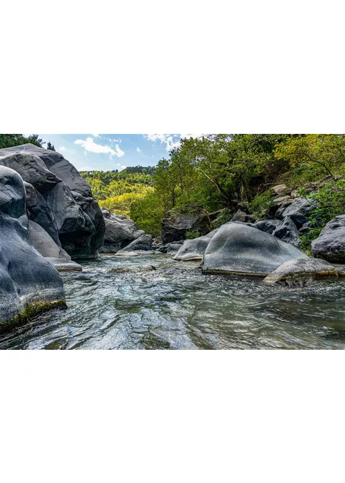 Tour durch Schluchten, Wasserfälle und Naturschutzgebiete in Sizilien: 4 Orte, die es zu entdecken gilt