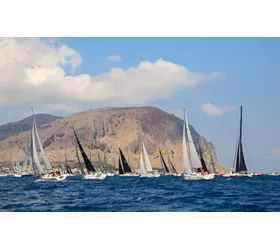 foto per visitsicily - Sicilia a vela: da Palermo a Mondello e Capo Gallo - Palermo_mare_attività outdoor_vela_Ph_Benedetto Tarantino 