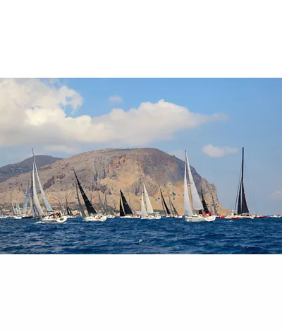 foto per visitsicily - Sicilia a vela: da Palermo a Mondello e Capo Gallo - Palermo_mare_attività outdoor_vela_Ph_Benedetto Tarantino 