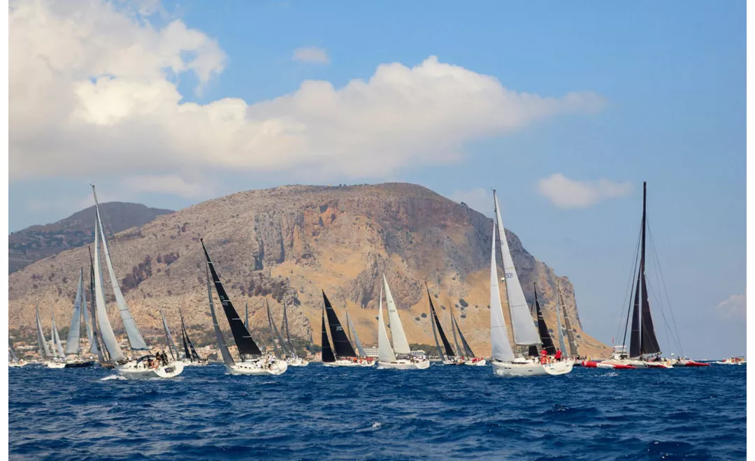 foto per visitsicily - Sicilia a vela: da Palermo a Mondello e Capo Gallo - Palermo_mare_attività outdoor_vela_Ph_Benedetto Tarantino 