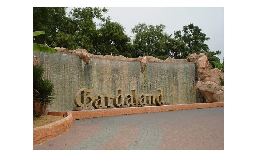 La fontana all’ingresso di Gardaland