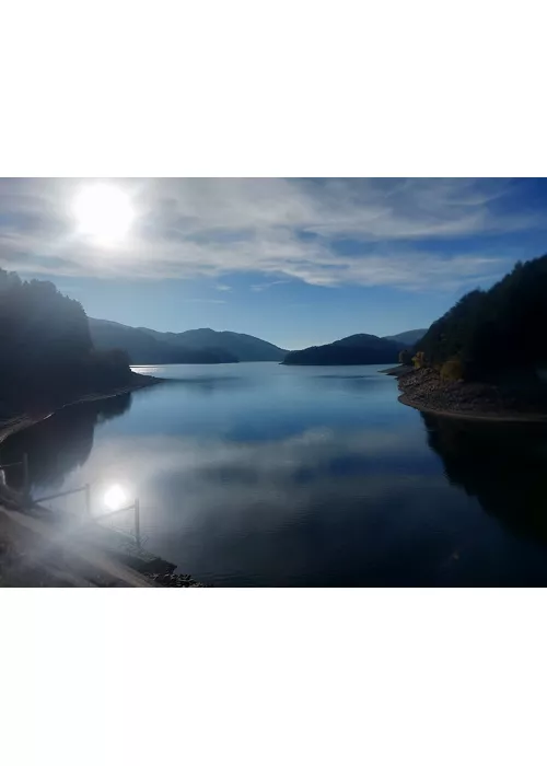 Lago Ampollino: un angolo di natura nel cuore della Sila