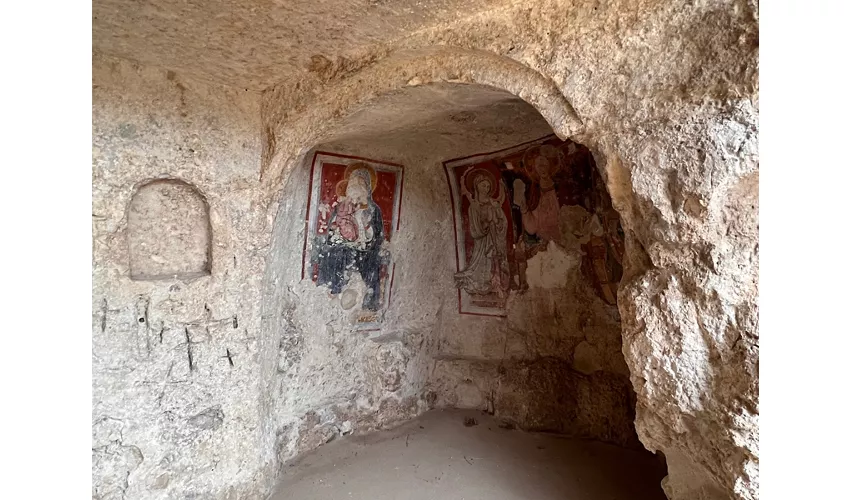 Igreja rupestre de Nossa Senhora das Três Portas