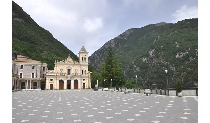 Regional Shrine and Minor Basilica of Maria Santissima Incoronata in Pettoruto