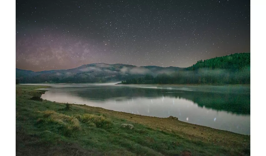 Lago Ampollino: un angolo di natura nel cuore della Sila