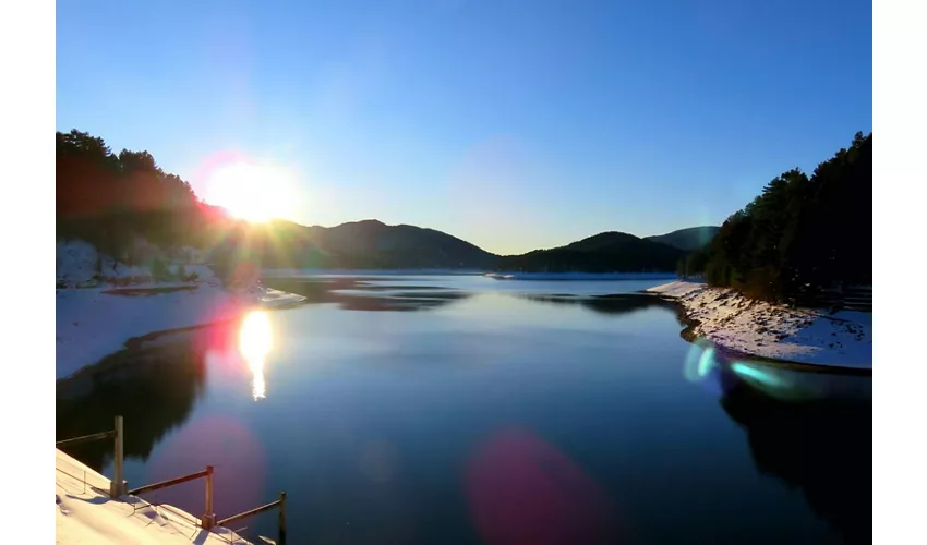 Lago Ampollino: un angolo di natura nel cuore della Sila