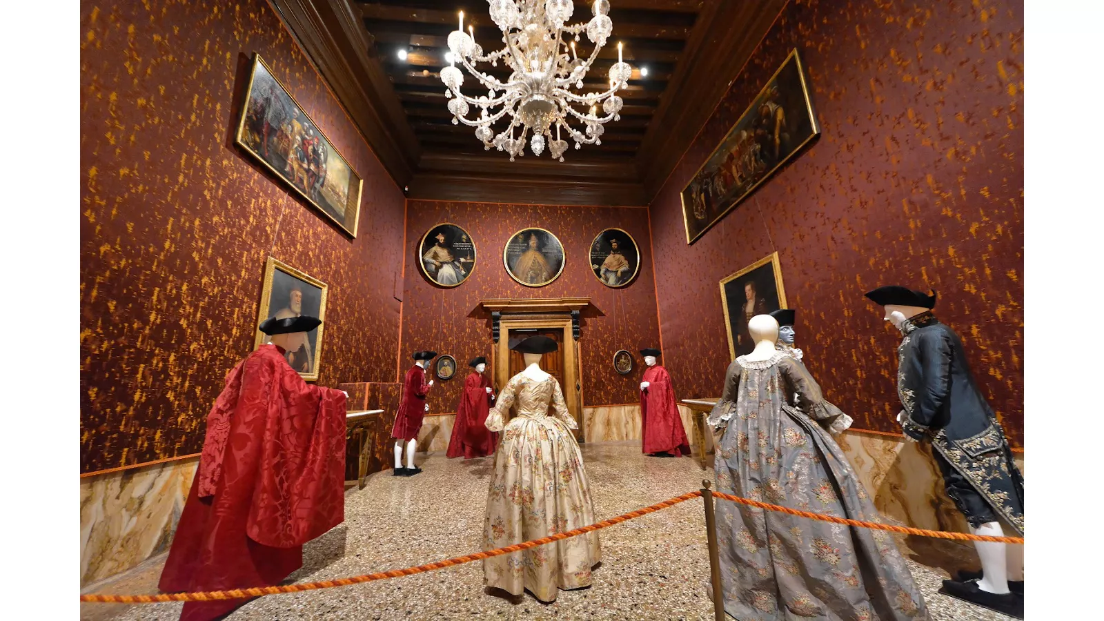 museo del tessuto e del costume