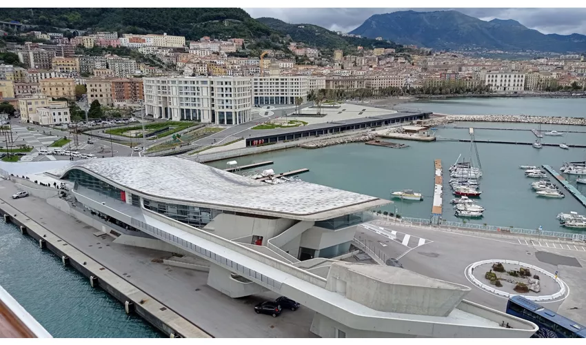 Der Hafen von Salerno