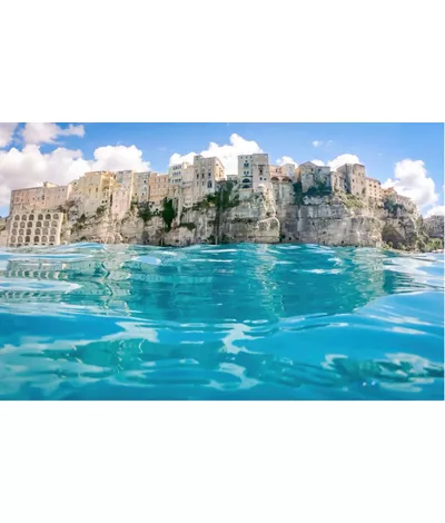 Dalla riva del mare al cuore dei monti: Calabria, custode del tempo