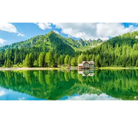 Trekking a cavallo nelle Dolomiti di Brenta: itinerario di 3 giorni tra natura e montagne