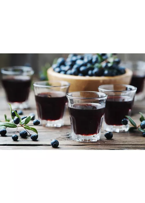 Mirto di Sardegna: Geschichte, Duft und Tradition des Likörs, der das Symbol der Insel ist