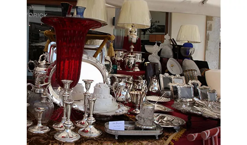 Marché des antiquités