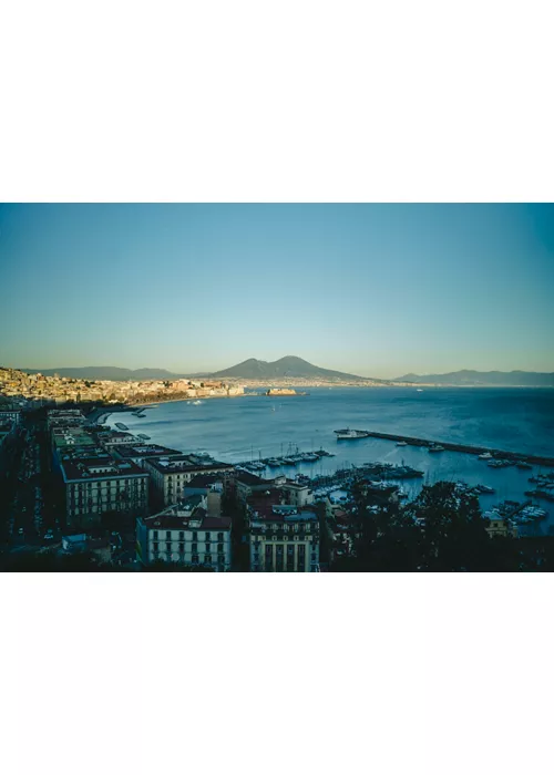 Alba in musica sul Golfo di Napoli