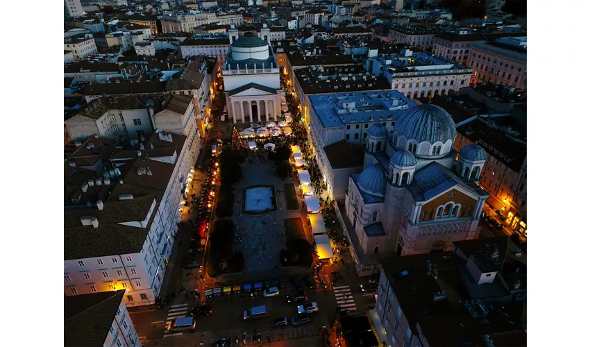 I Mercatini di Natale di Trieste: un viaggio nel cuore delle feste 