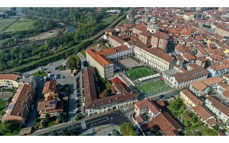 San Benigno Canavese: Reise in die tausendjährige Abtei zwischen mittelalterlichen Mosaiken und barocker Architektur 