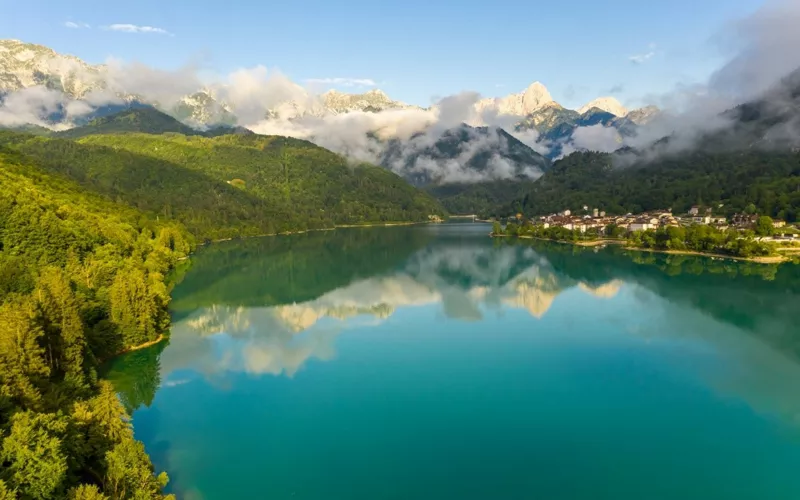 En la naturaleza intacta del Parque Natural de los Dolomitas Friulanos