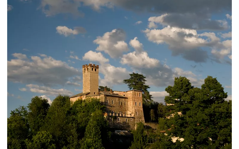 Rivarolo Canavese: entre arte gótica, motores históricos e castelos no verde