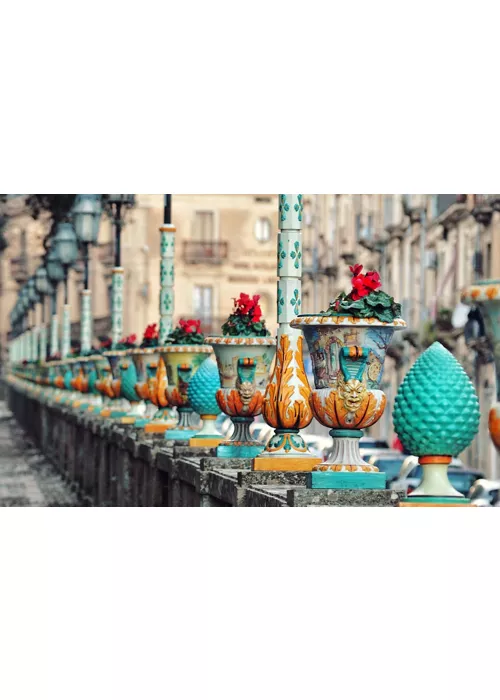 La pigna portafortuna, tra simbolo antico e arte ceramica