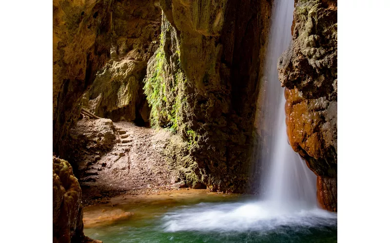 Vuglio Waterfall and Path of Dreams