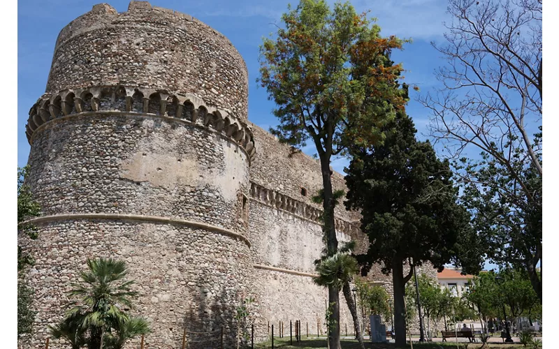 Scoprire i segreti del Castello Aragonese