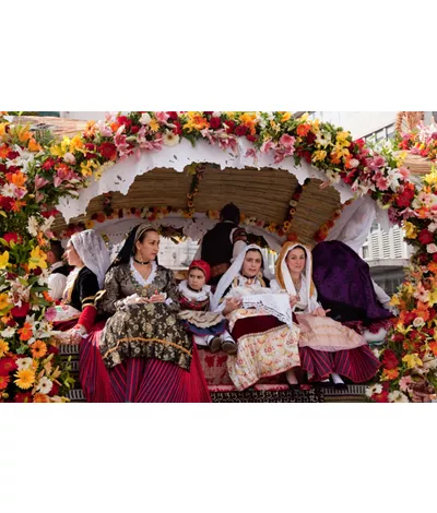 Trajes tradicionales y joyas de Cerdeña: identidad, tradición y arte atemporal